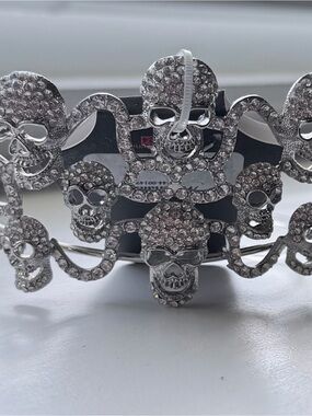 Rhinestone Skull Hair Clip - Silver Sparkle